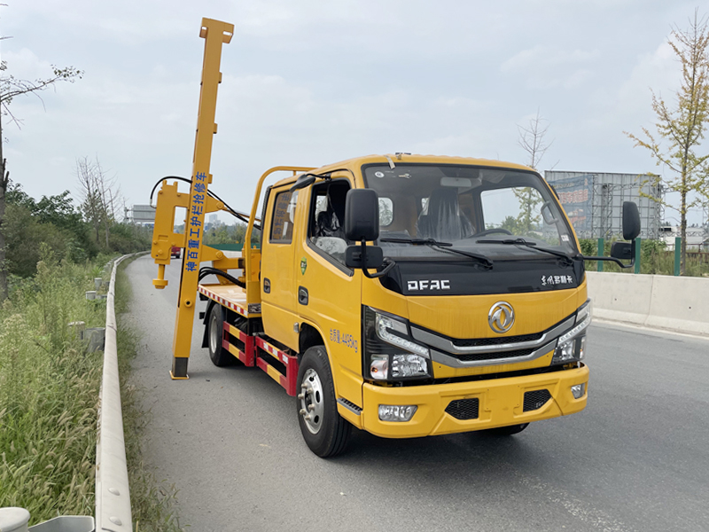 東風(fēng)國(guó)六護(hù)欄搶修車(chē)