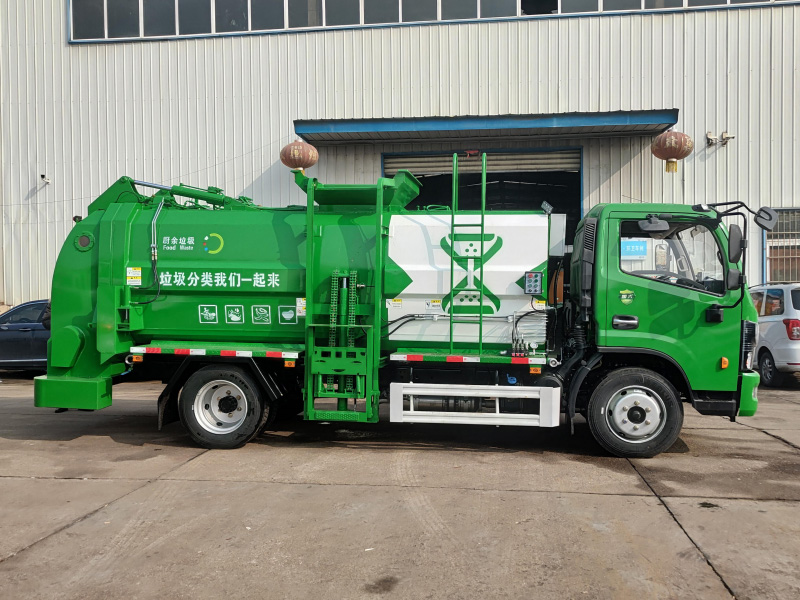 東風(fēng)多利卡D7標(biāo)準(zhǔn)版 黃牌9方餐廚垃圾車